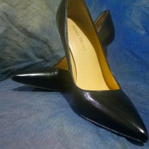 Ivanka Trump black leather stiletto pumps. Size 10M No scuffs on the heels.